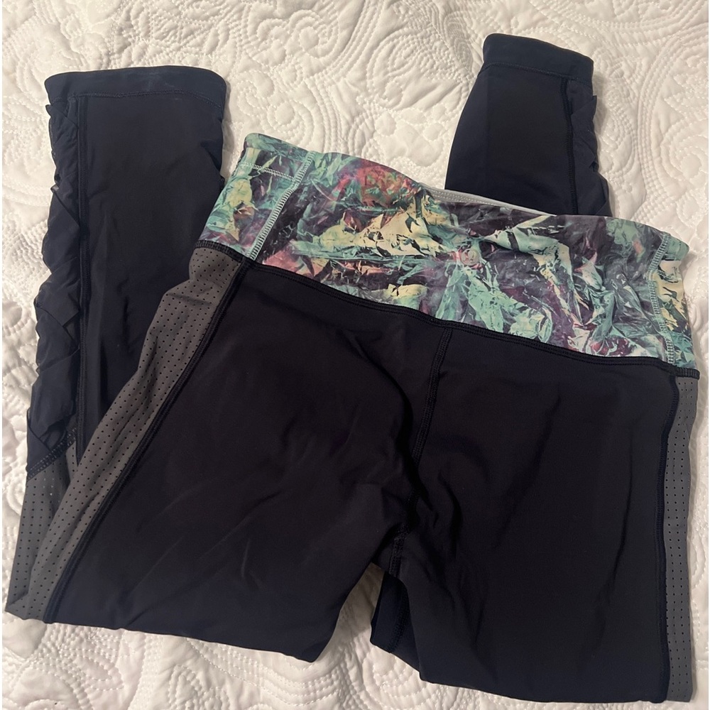Lululemon leggings size 6